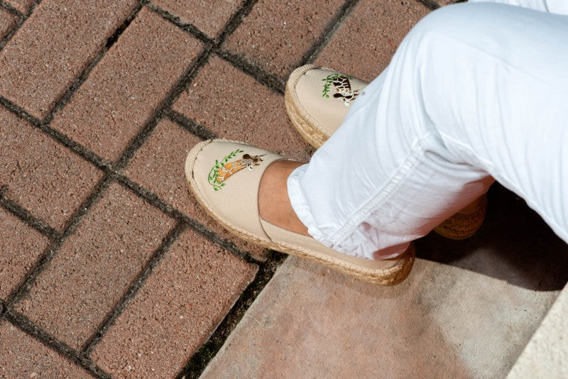 Beige Giraffe